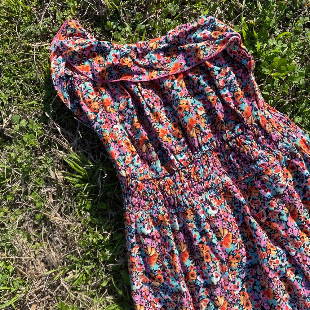 Sleeveless dress